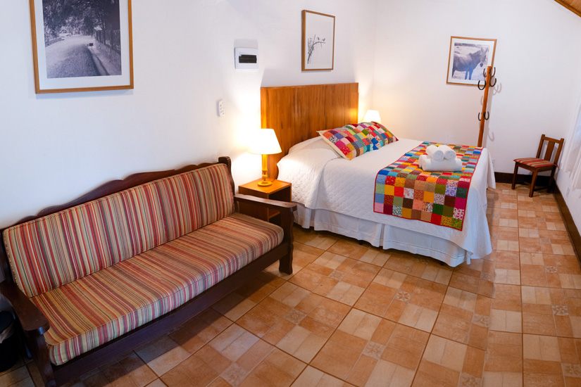 Quarto do Chalé 17 com sofá