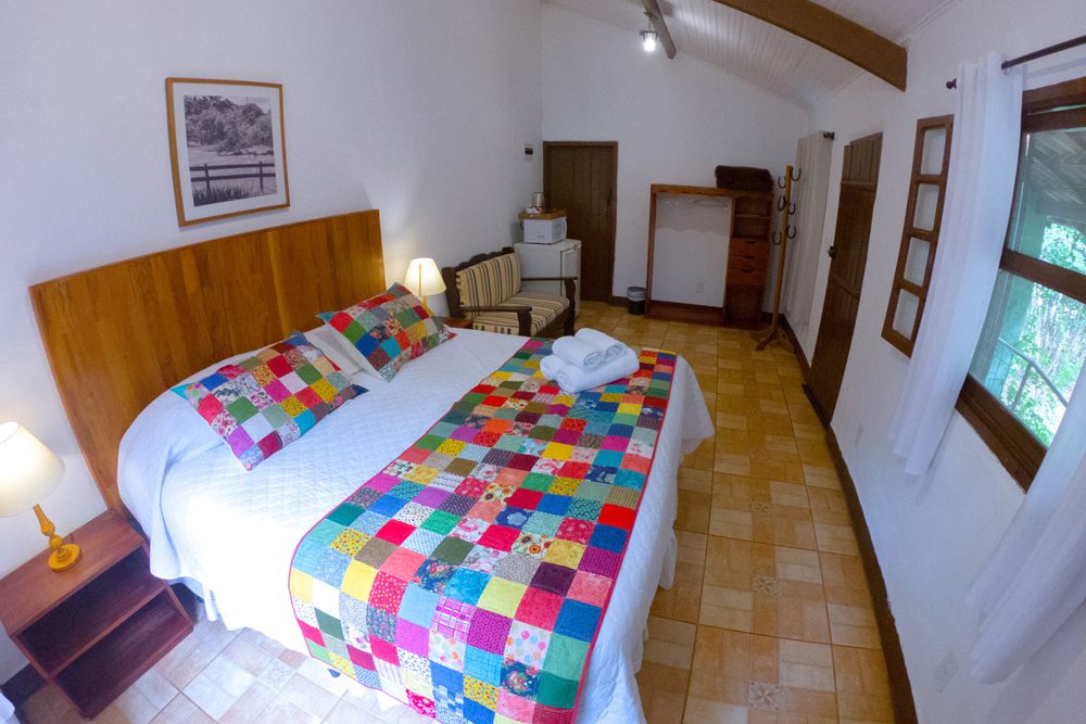Quarto do Chalé 18 visto de lado