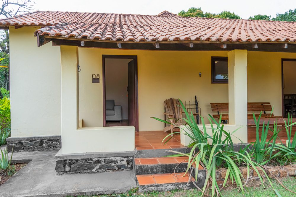 Fachada e varanda do Chalé 8
