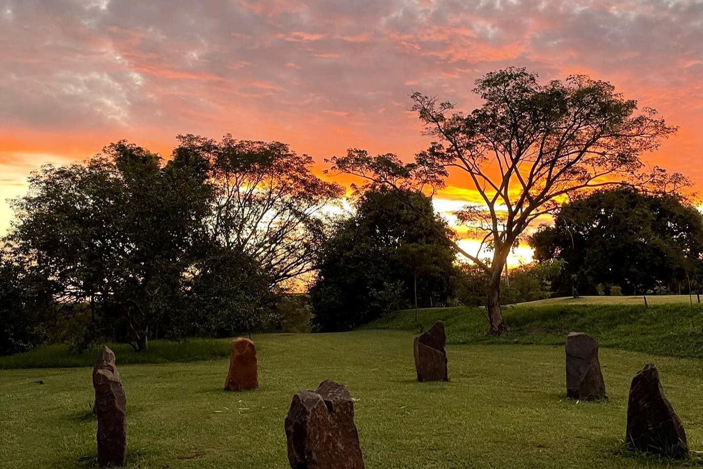 Círculo de Pedras ao pôr do sol