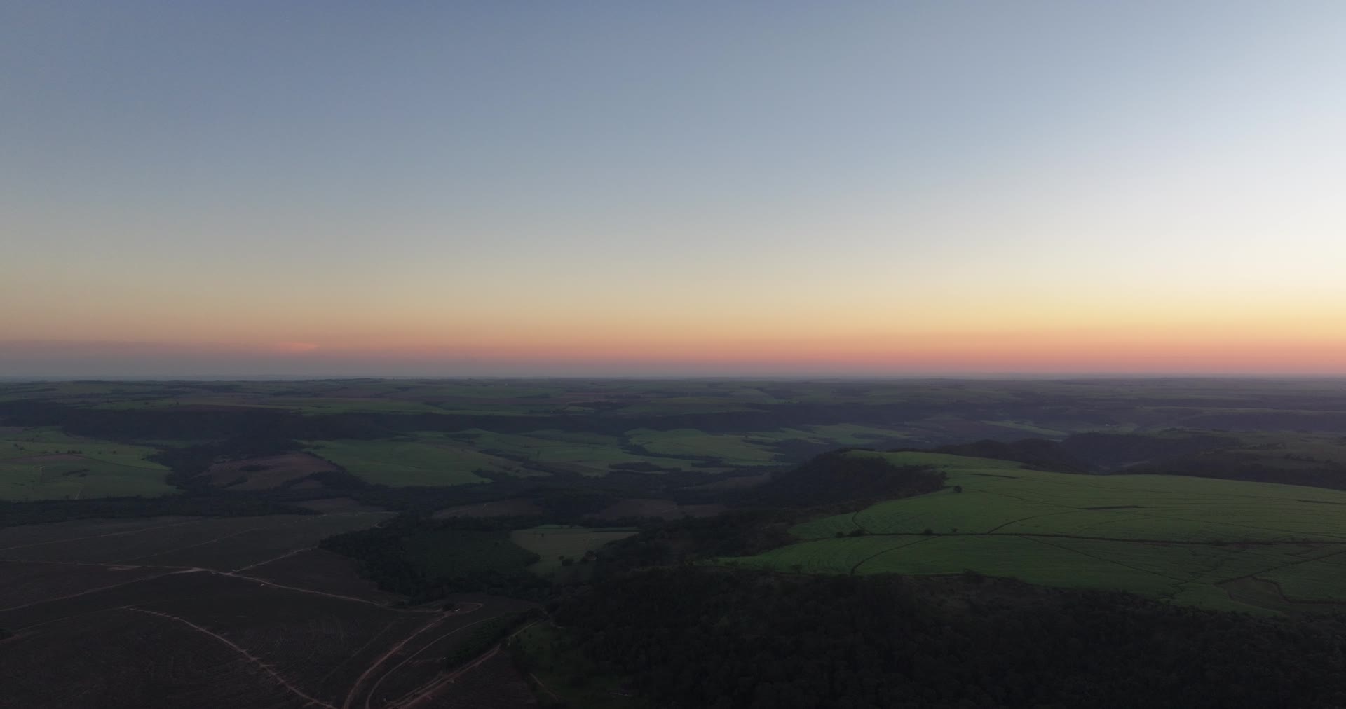 A paisagem da Fazenda Bela Vista ao entardecer