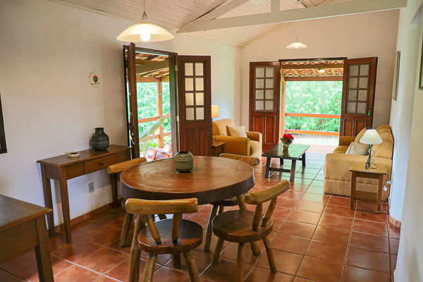A sala aberta para a varanda