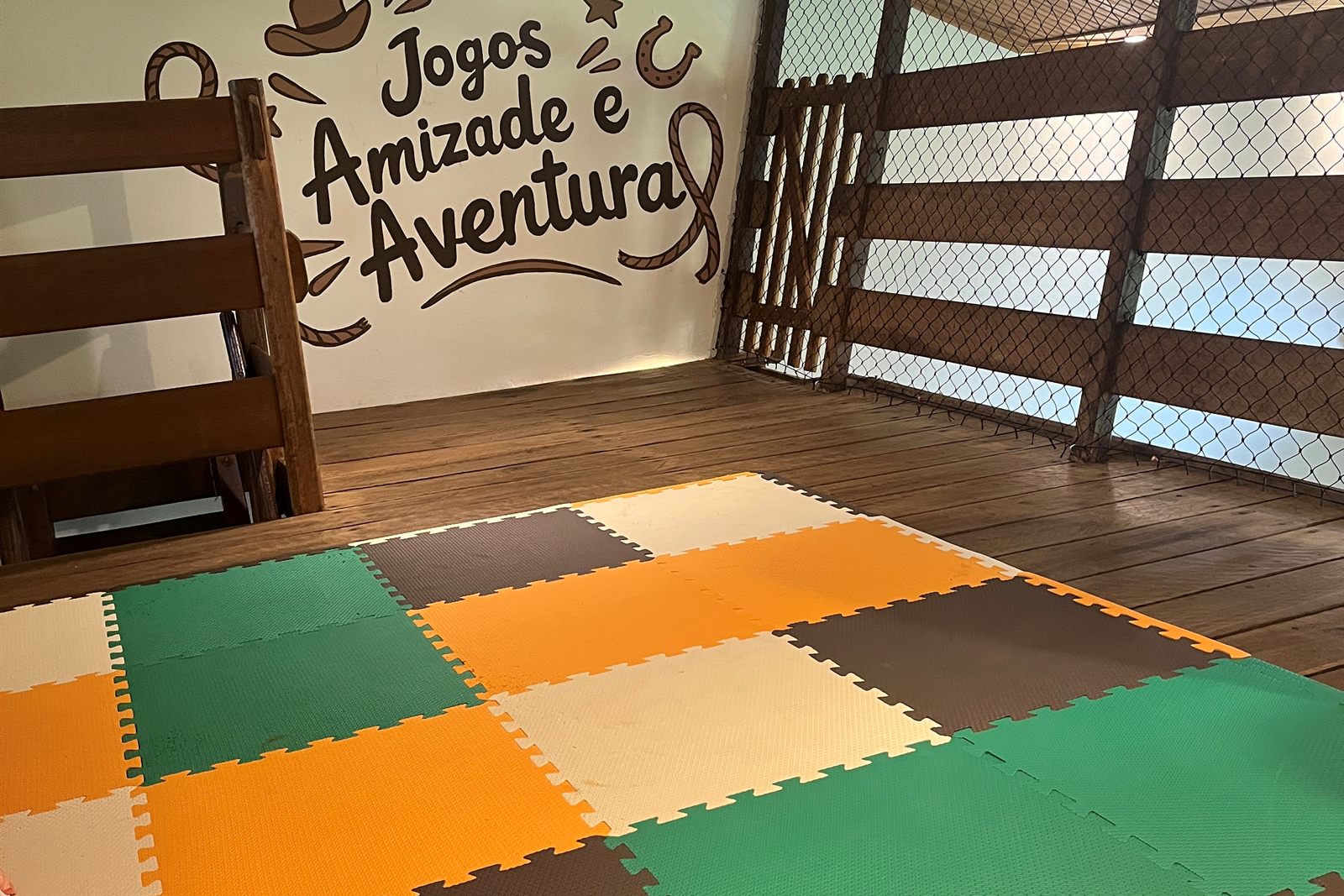 Espaço Jogos, Amizade e Aventura com tatame