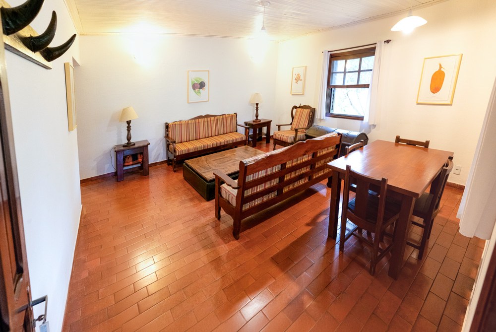 Sala do chalé Superior 4 Dormitórios