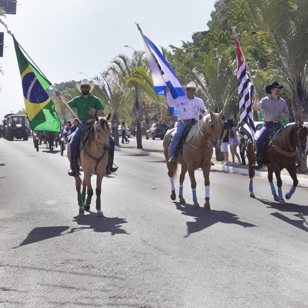 Cavalgada em comemoração ao aniversário de Dourado reúne tradição e emoção